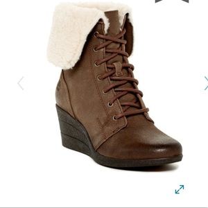 New Ugg Zea waterproof Cho colored wedge boots